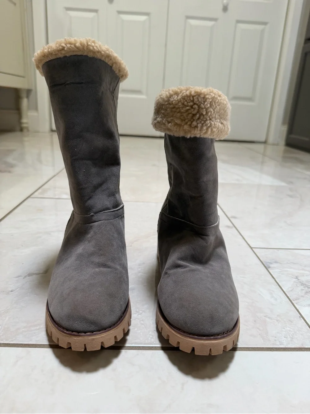 Women’s Gray Cozy Faux-Shearling Cuff Mid-Calf Boots